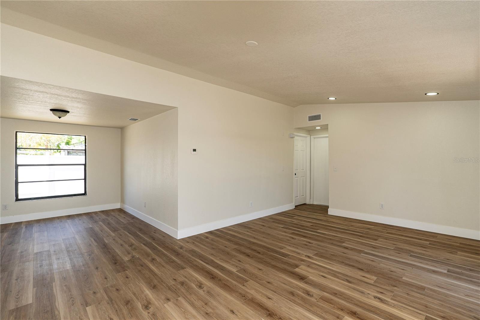 9501 CAMDEN HILL CT, TAMPA, FL, 33615