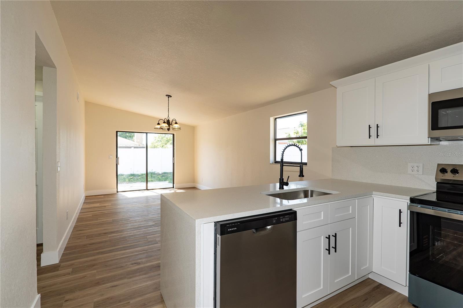 9501 CAMDEN HILL CT, TAMPA, FL, 33615