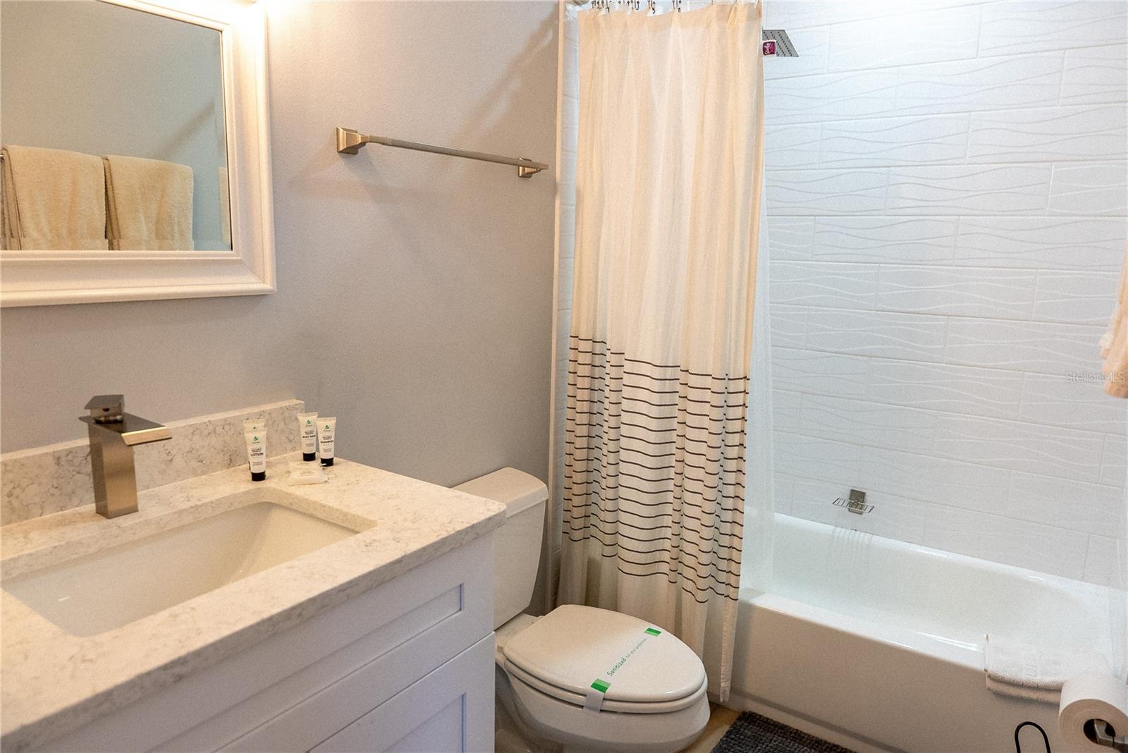2424 BAY DR #2424/2426, BRADENTON, FL, 34207