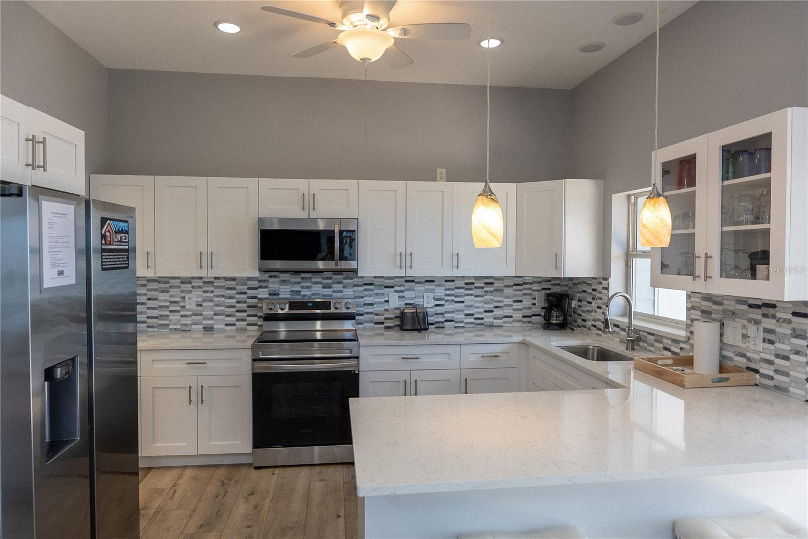 2424 BAY DR #2424/2426, BRADENTON, FL, 34207