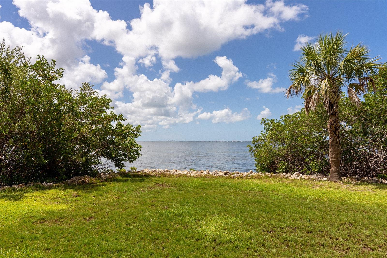 2424 BAY DR #2424/2426, BRADENTON, FL, 34207