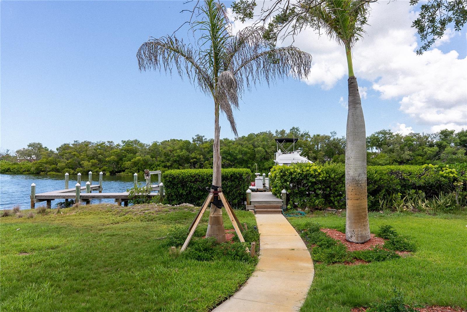2424 BAY DR #2424/2426, BRADENTON, FL, 34207