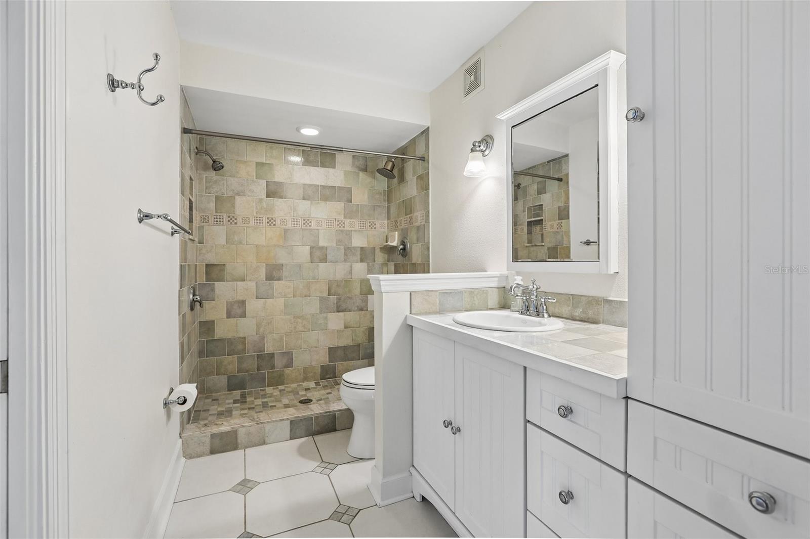 6827 TEQUESTA DR, SEMINOLE, FL, 33777