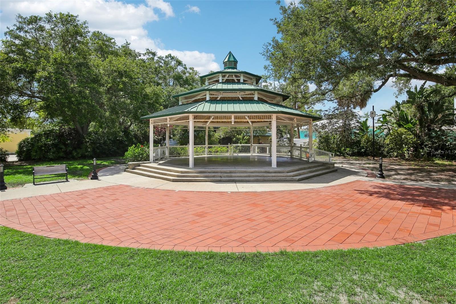 1706 COUNTRY TRAILS DR, SAFETY HARBOR, FL, 34695