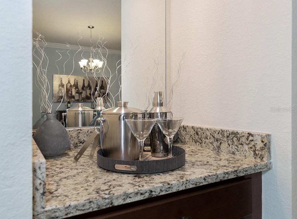 5528 PALMER CIR #105, LAKEWOOD RANCH, FL, 34211
