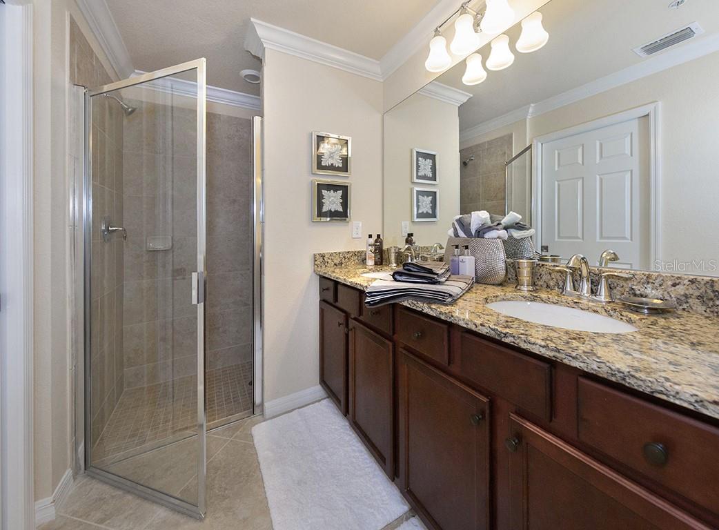 5528 PALMER CIR #105, LAKEWOOD RANCH, FL, 34211