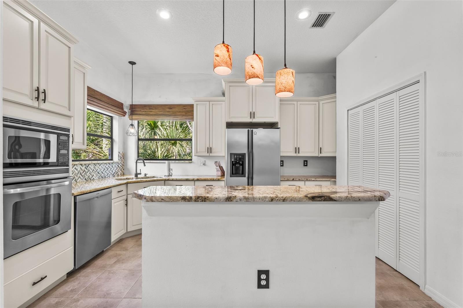 5560 BOB WHITE TRL, MIMS, FL, 32754