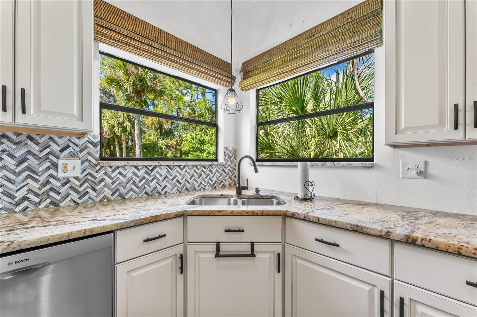 5560 BOB WHITE TRL, MIMS, FL, 32754