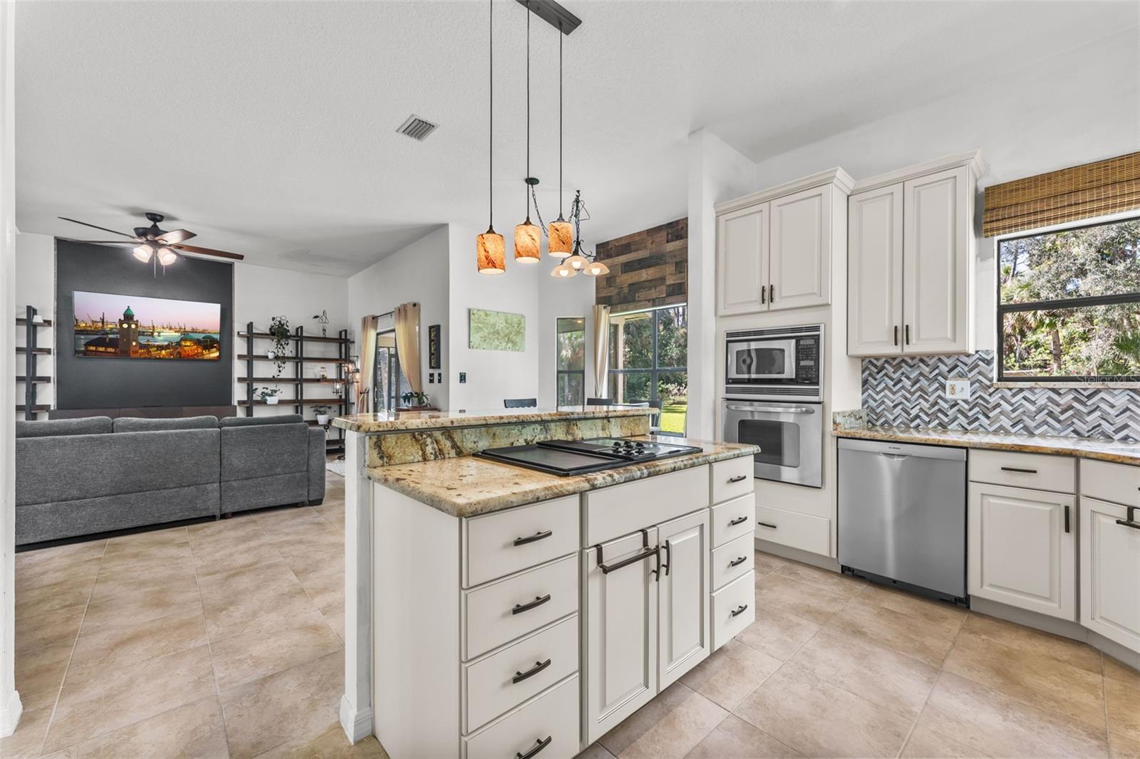 5560 BOB WHITE TRL, MIMS, FL, 32754