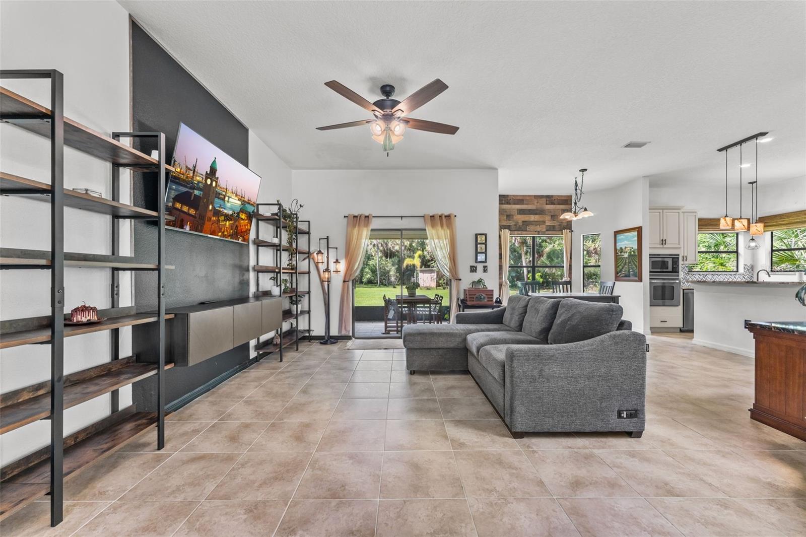 5560 BOB WHITE TRL, MIMS, FL, 32754