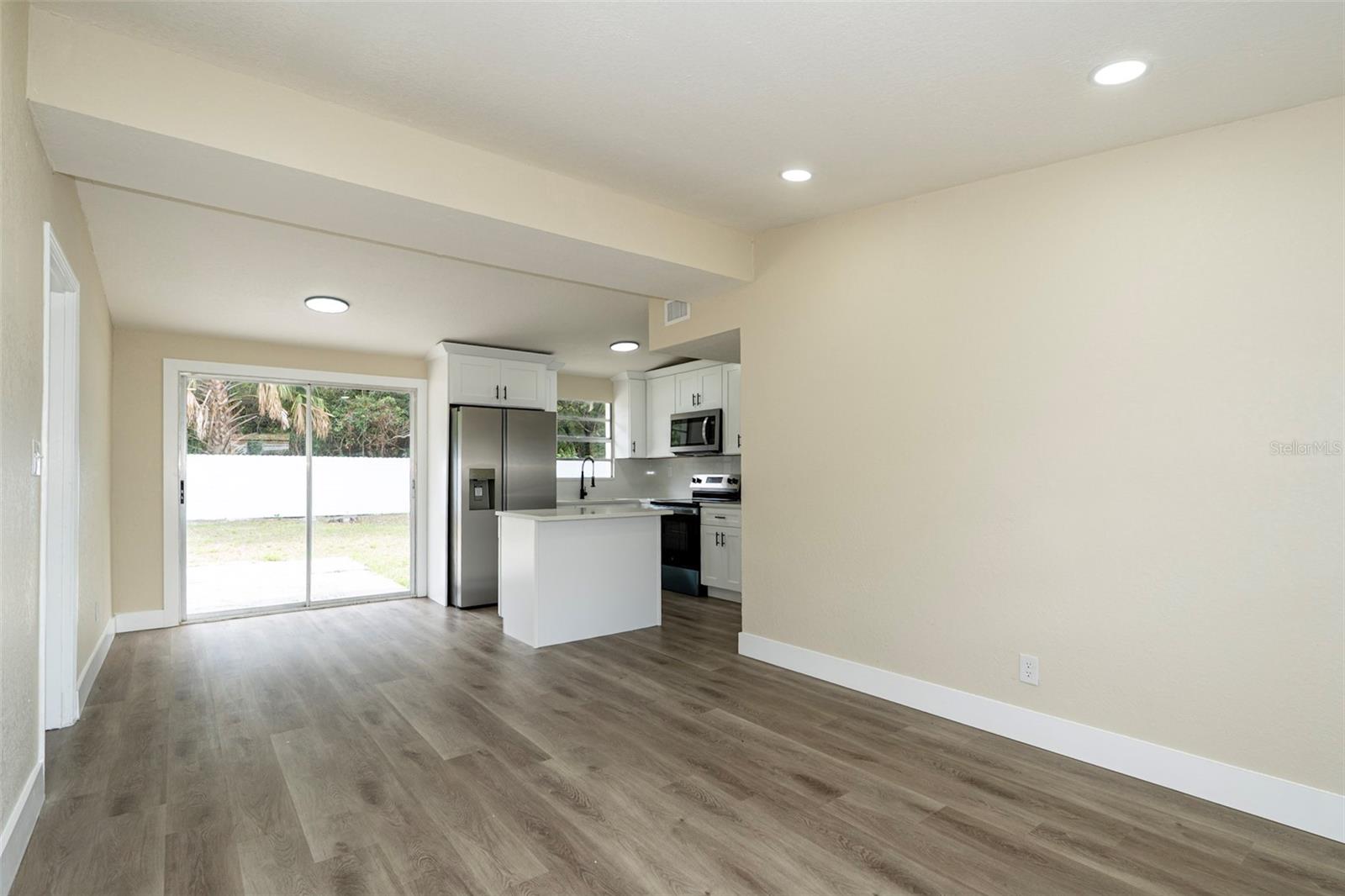 8325 ENDIVE AVE, TAMPA, FL, 33619