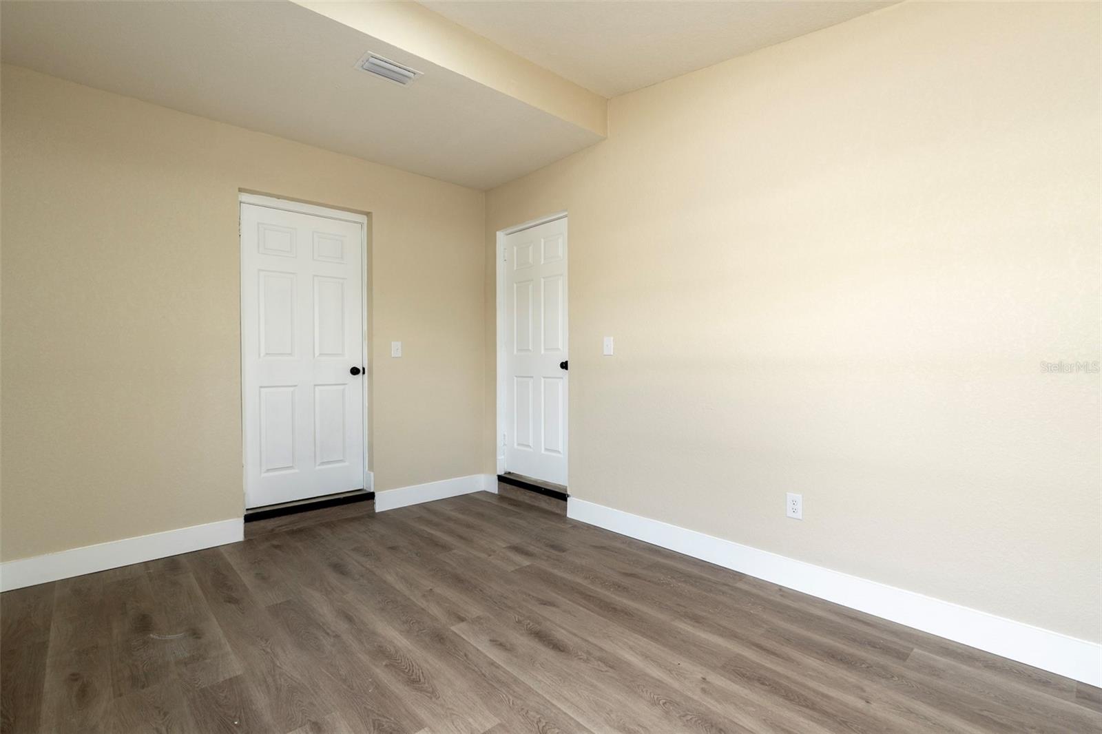 8325 ENDIVE AVE, TAMPA, FL, 33619