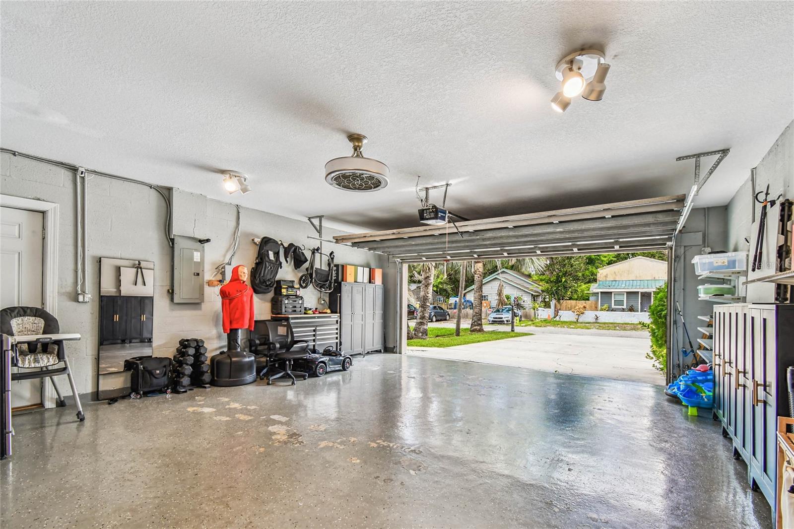 3225 71ST AVE N, ST PETERSBURG, FL, 33702