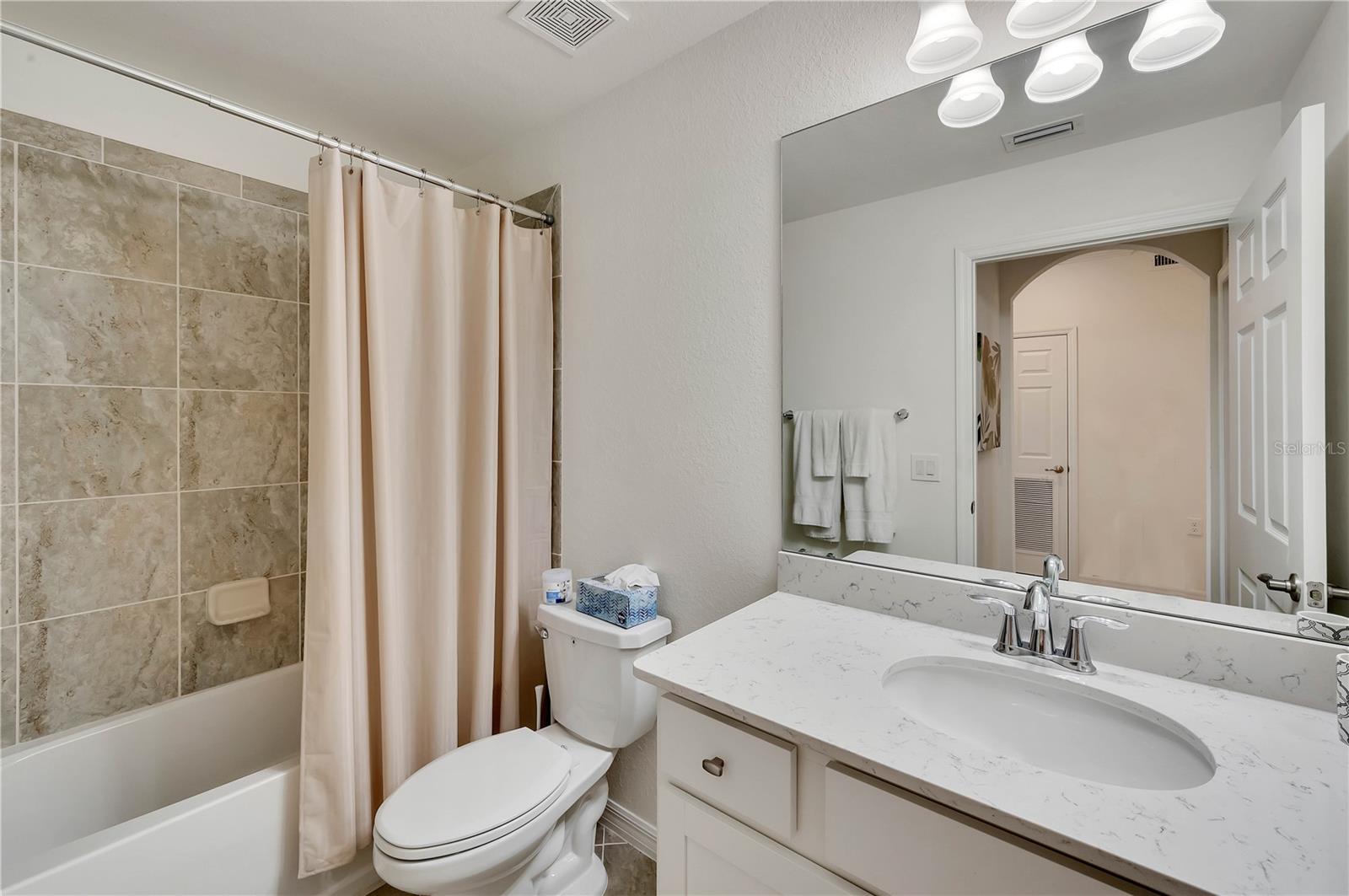 17510 GAWTHROP DR #203, LAKEWOOD RANCH, FL, 34211