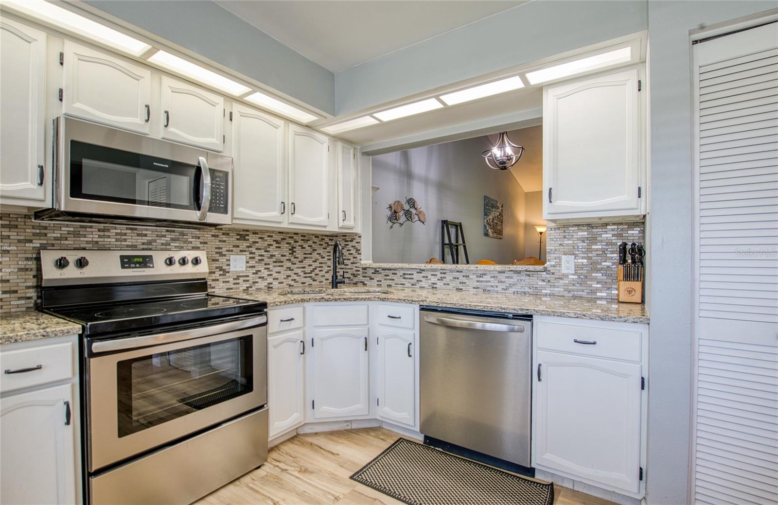 2478 BENTLEY DR, PALM HARBOR, FL, 34684