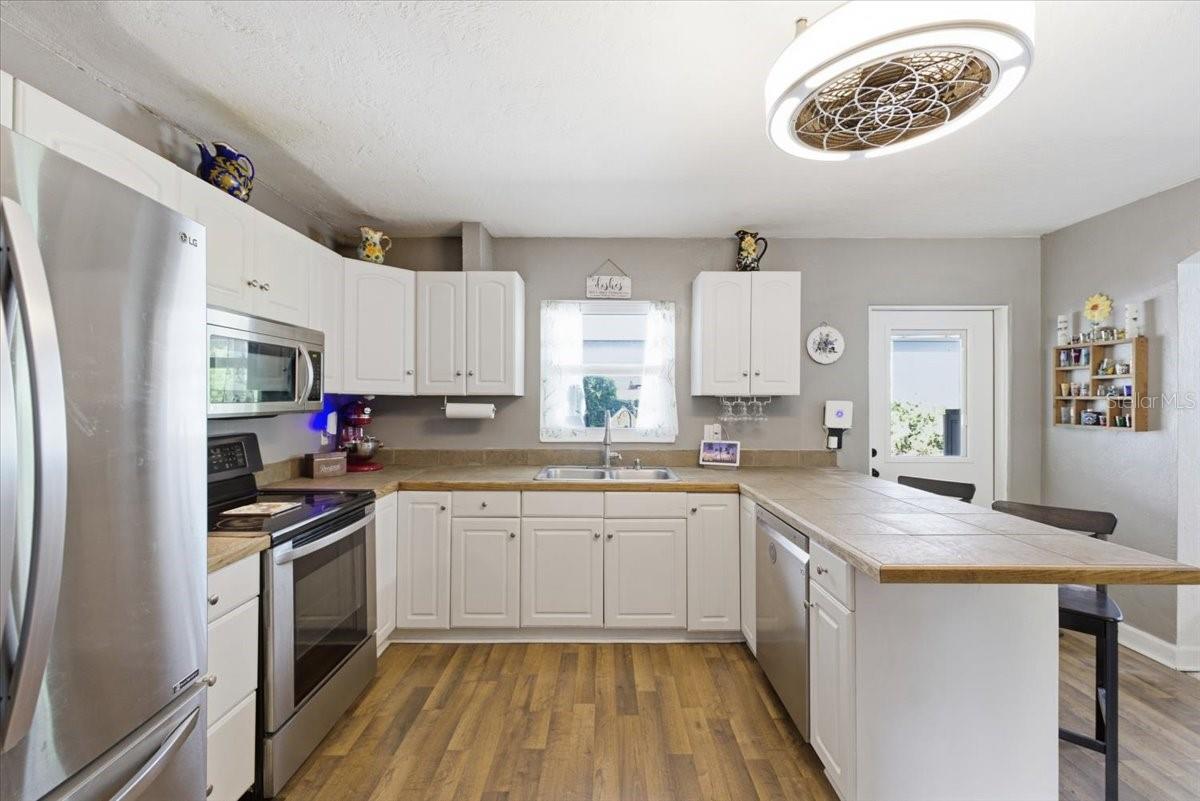 6031 71ST AVE N, PINELLAS PARK, FL, 33781