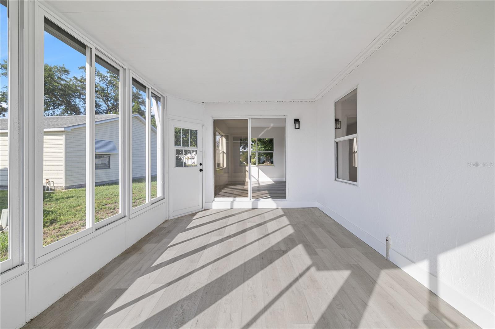 843 BOLIVAR ST, LADY LAKE, FL, 32159