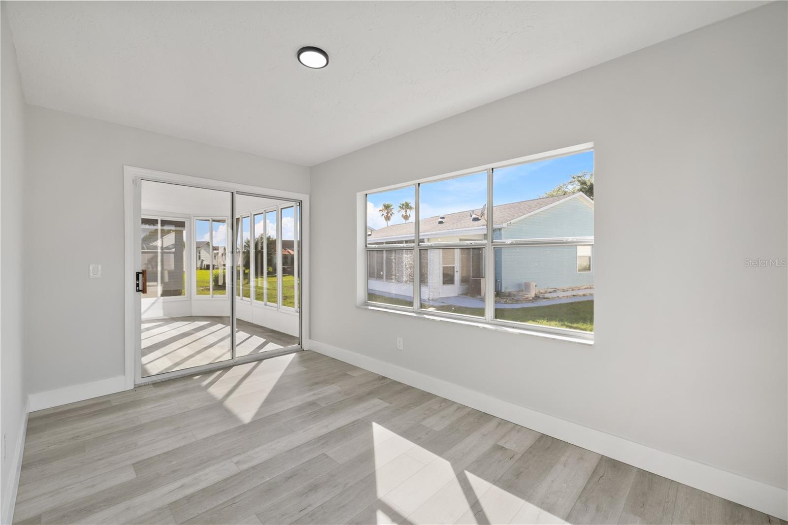 843 BOLIVAR ST, LADY LAKE, FL, 32159