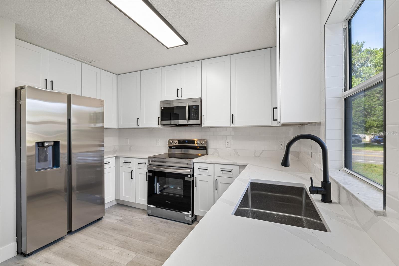 843 BOLIVAR ST, LADY LAKE, FL, 32159