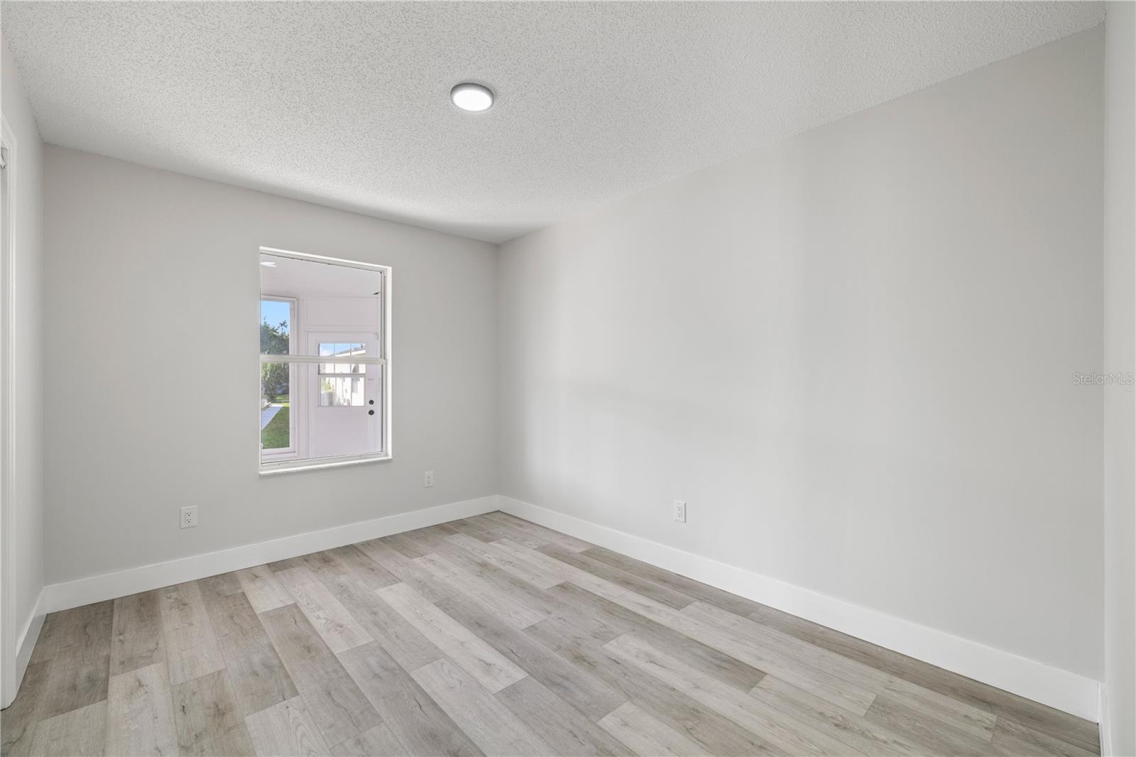 843 BOLIVAR ST, LADY LAKE, FL, 32159