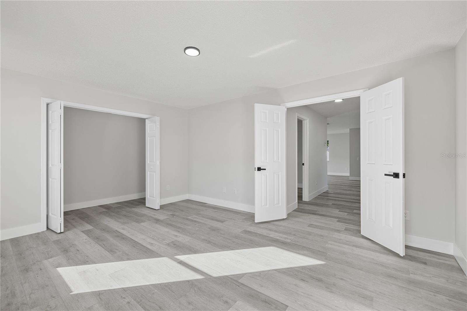 843 BOLIVAR ST, LADY LAKE, FL, 32159