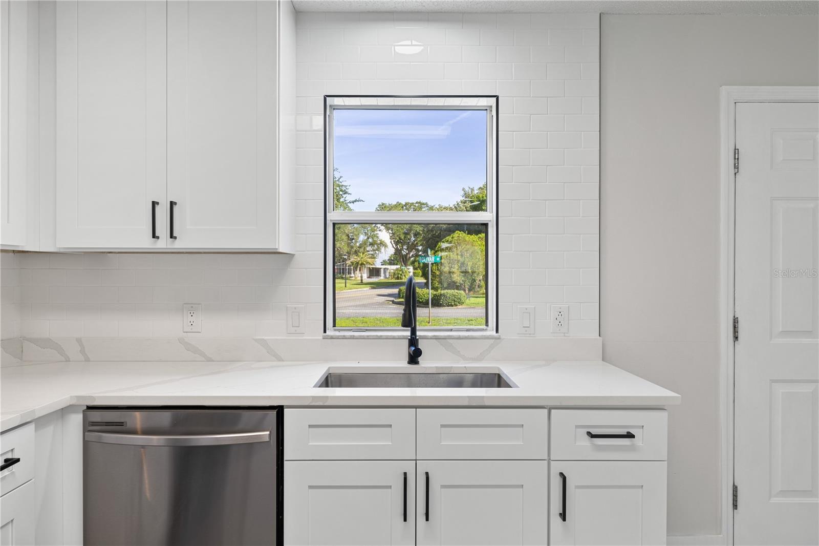 843 BOLIVAR ST, LADY LAKE, FL, 32159