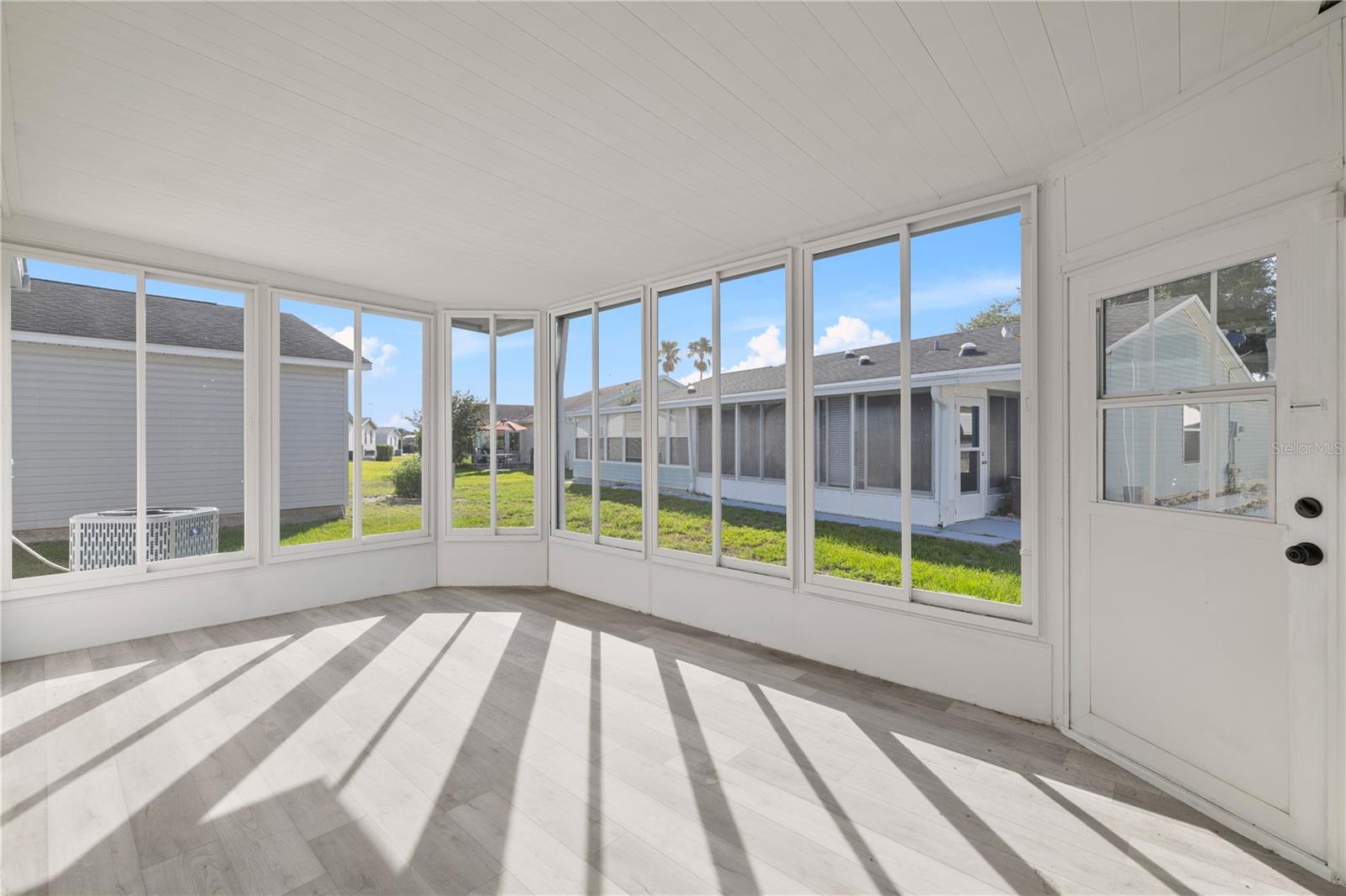 843 BOLIVAR ST, LADY LAKE, FL, 32159
