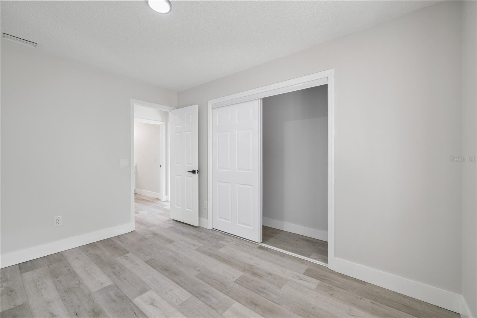 843 BOLIVAR ST, LADY LAKE, FL, 32159