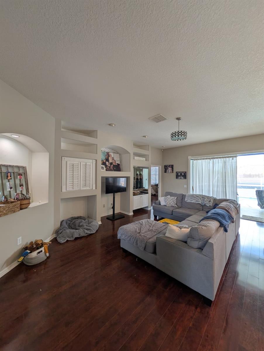 4512 RIVER OVERLOOK DR, VALRICO, FL, 33596
