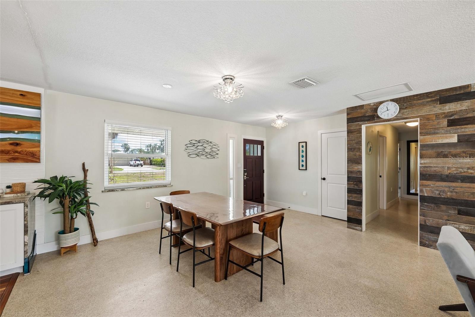 322 SUWANEE AVE, SARASOTA, FL, 34243