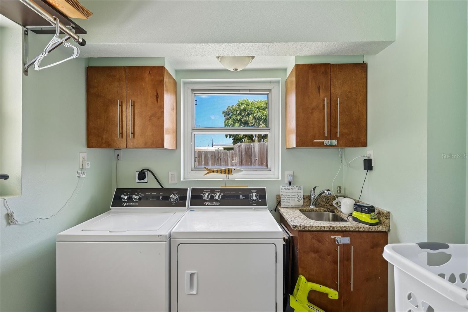322 SUWANEE AVE, SARASOTA, FL, 34243