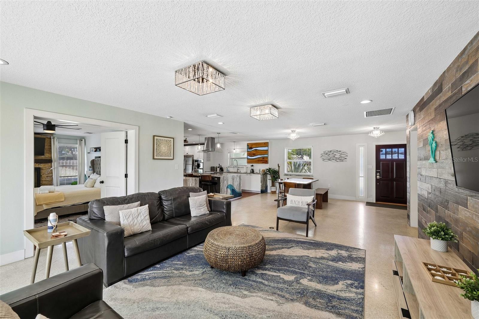 322 SUWANEE AVE, SARASOTA, FL, 34243