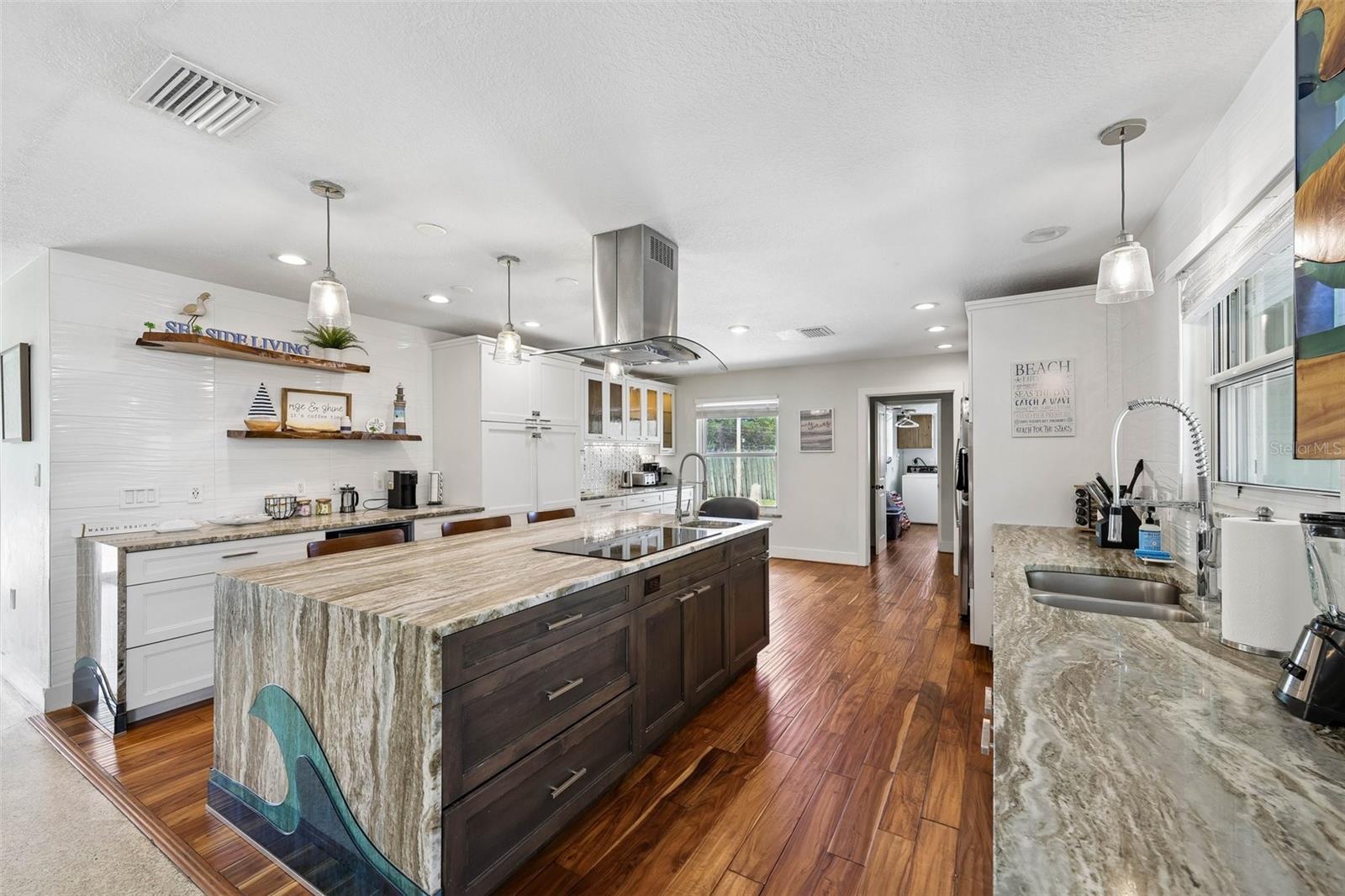 322 SUWANEE AVE, SARASOTA, FL, 34243