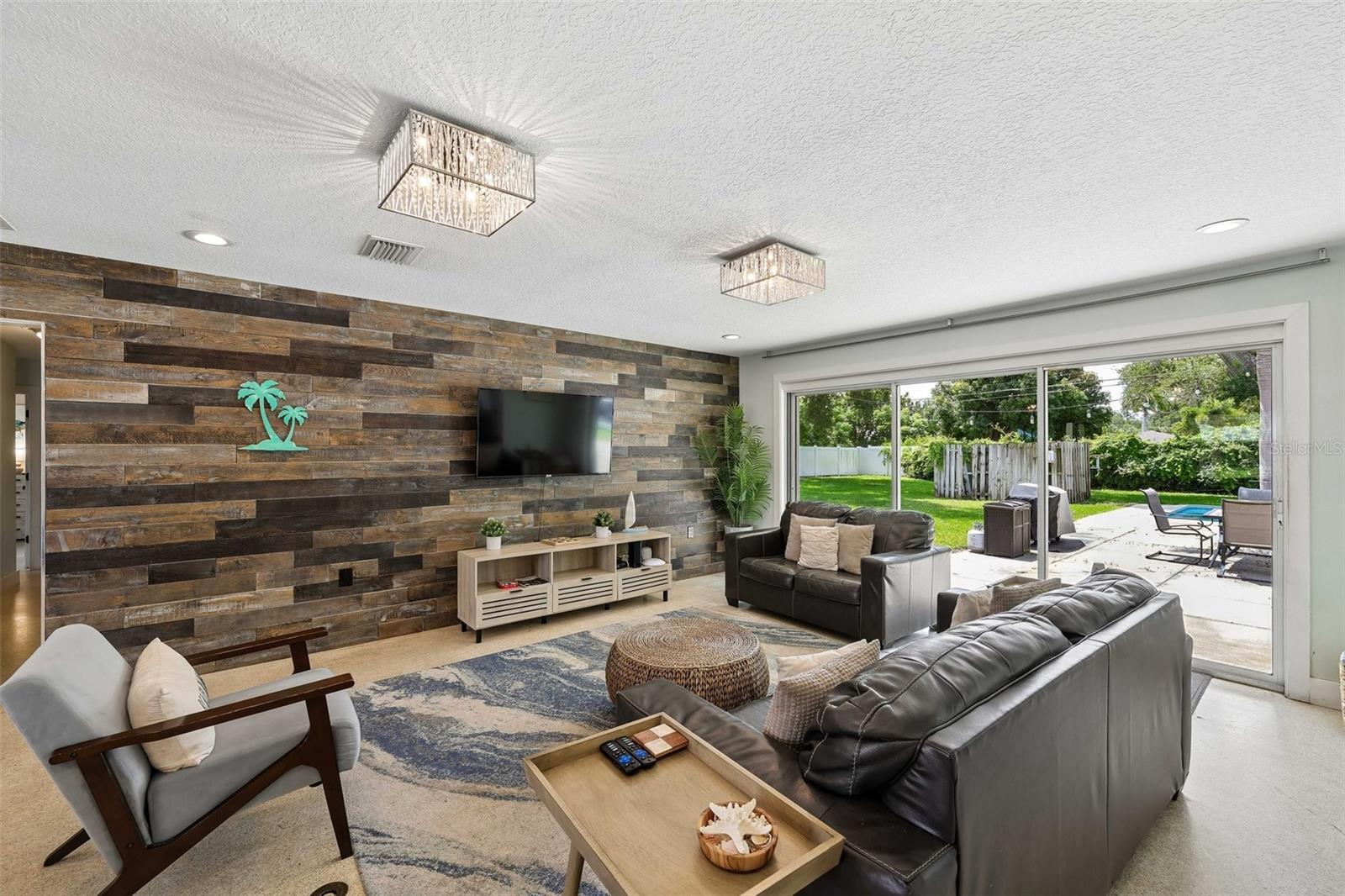 322 SUWANEE AVE, SARASOTA, FL, 34243