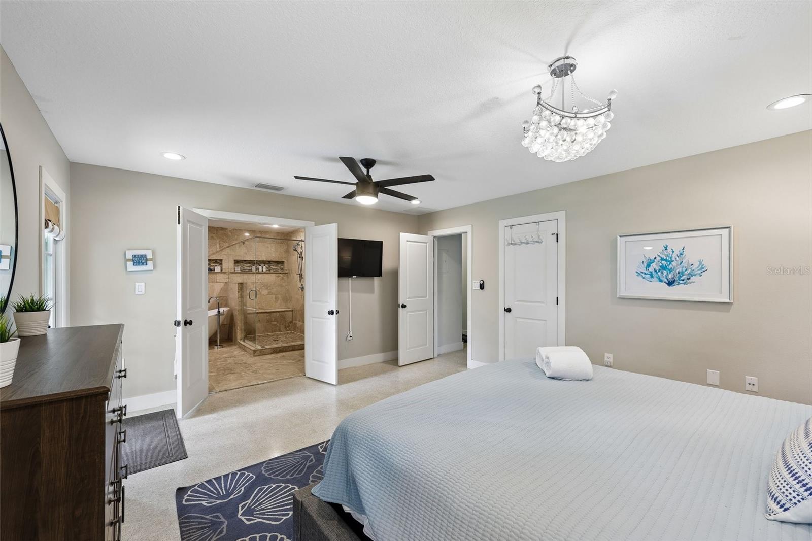 322 SUWANEE AVE, SARASOTA, FL, 34243