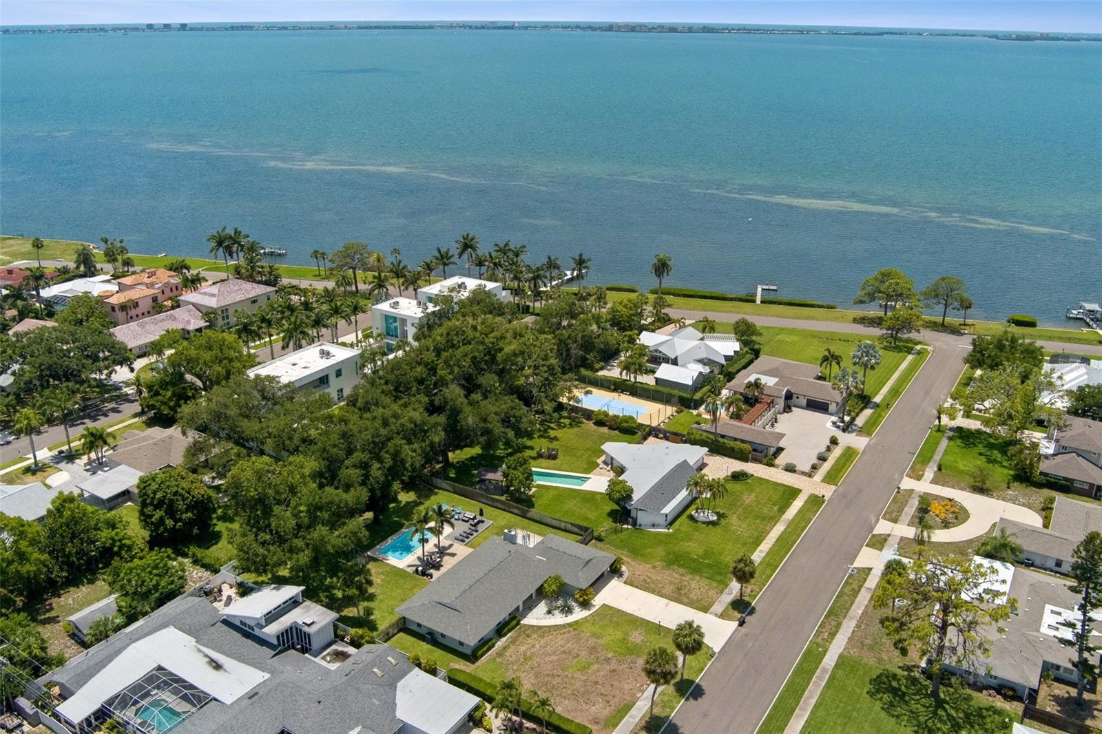322 SUWANEE AVE, SARASOTA, FL, 34243