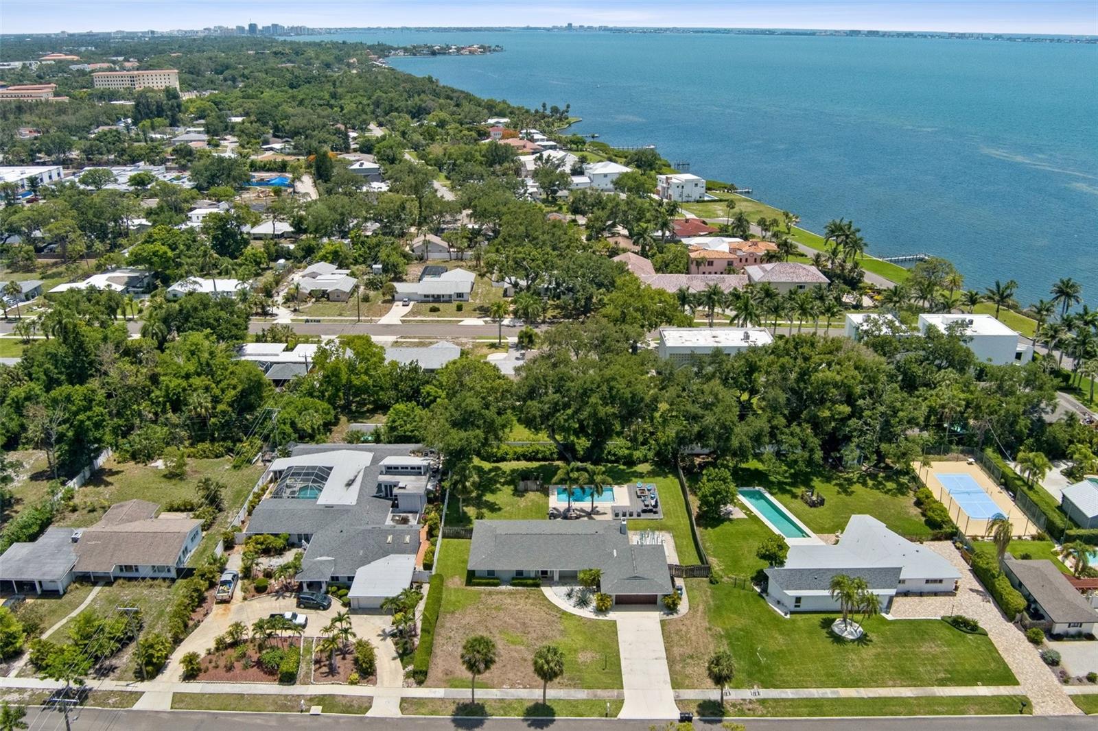 322 SUWANEE AVE, SARASOTA, FL, 34243