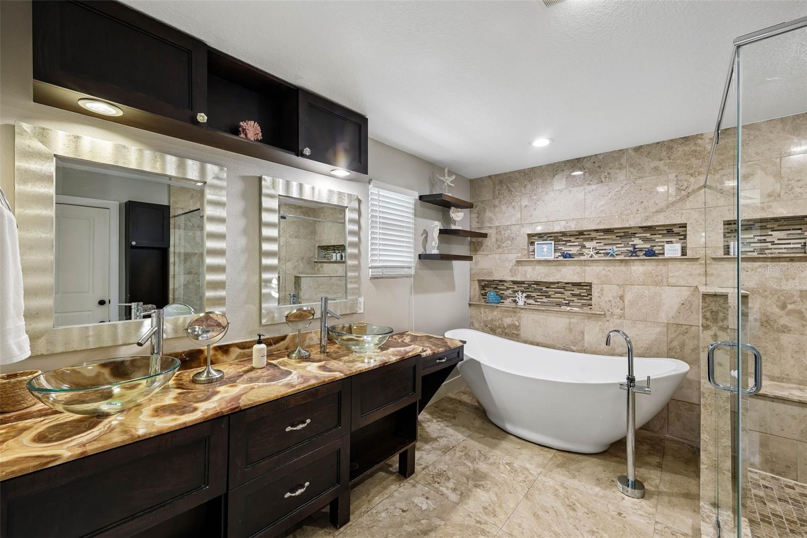 322 SUWANEE AVE, SARASOTA, FL, 34243