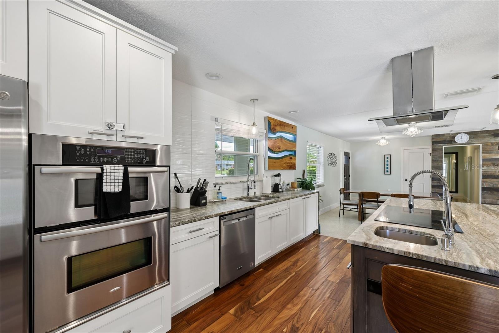 322 SUWANEE AVE, SARASOTA, FL, 34243