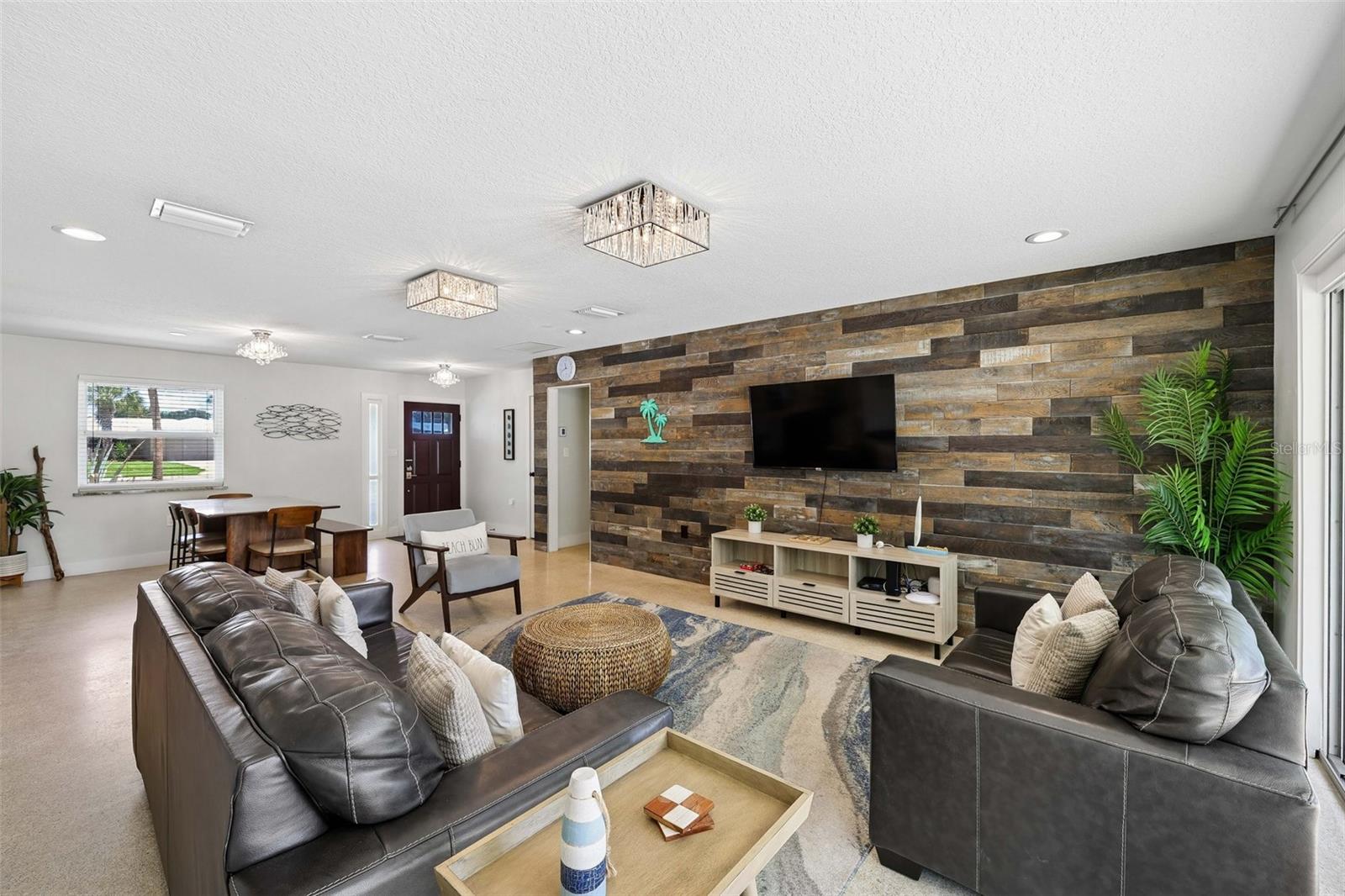 322 SUWANEE AVE, SARASOTA, FL, 34243