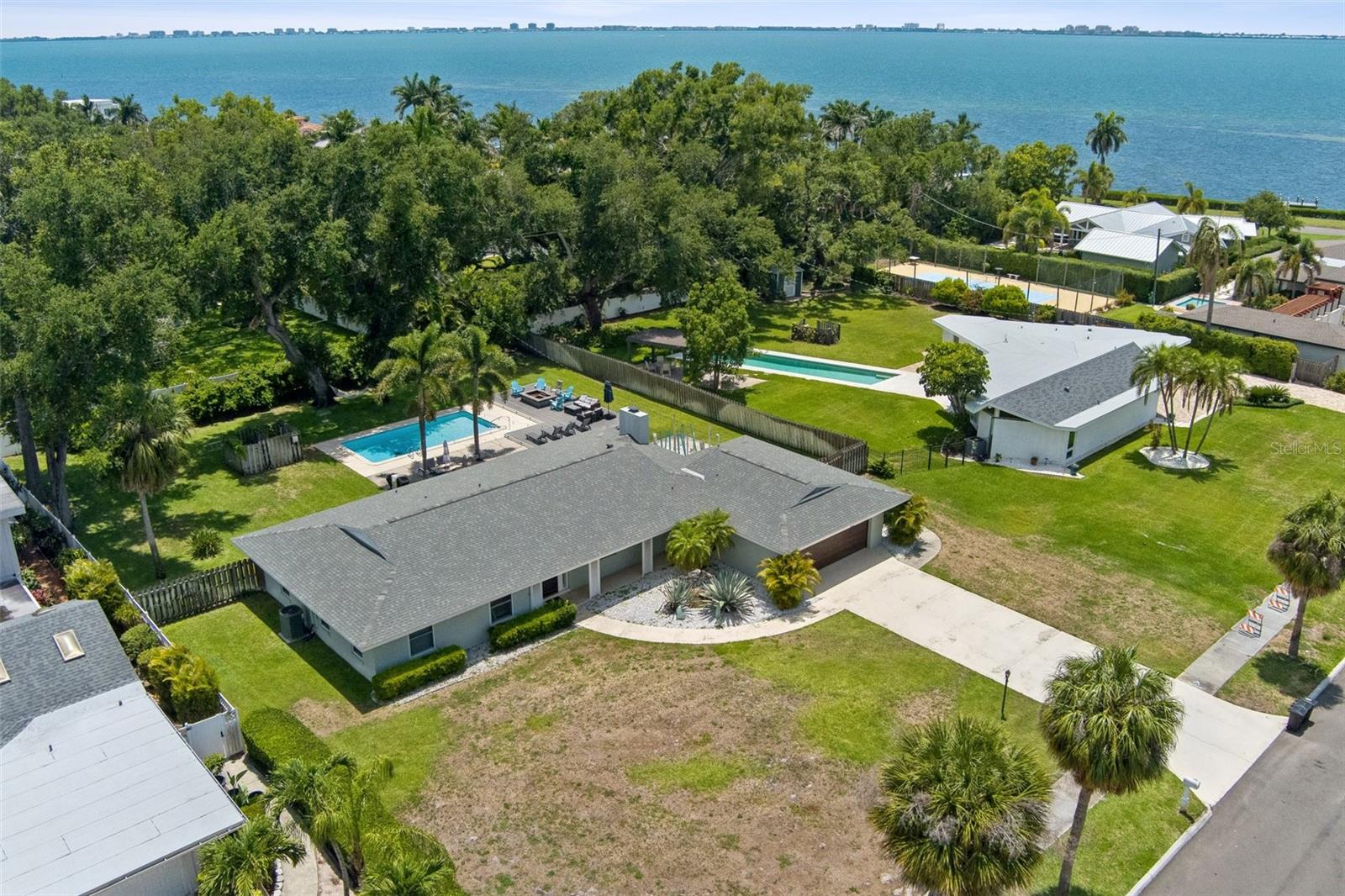 322 SUWANEE AVE, SARASOTA, FL, 34243