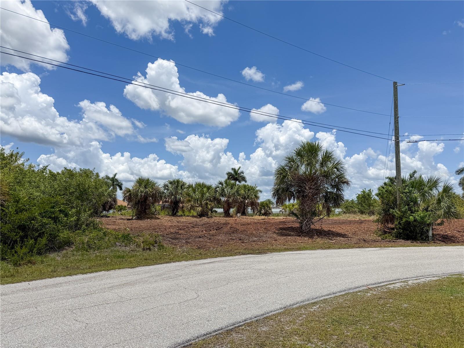 14235 FRUITPORT CIR, PORT CHARLOTTE, FL, 33981