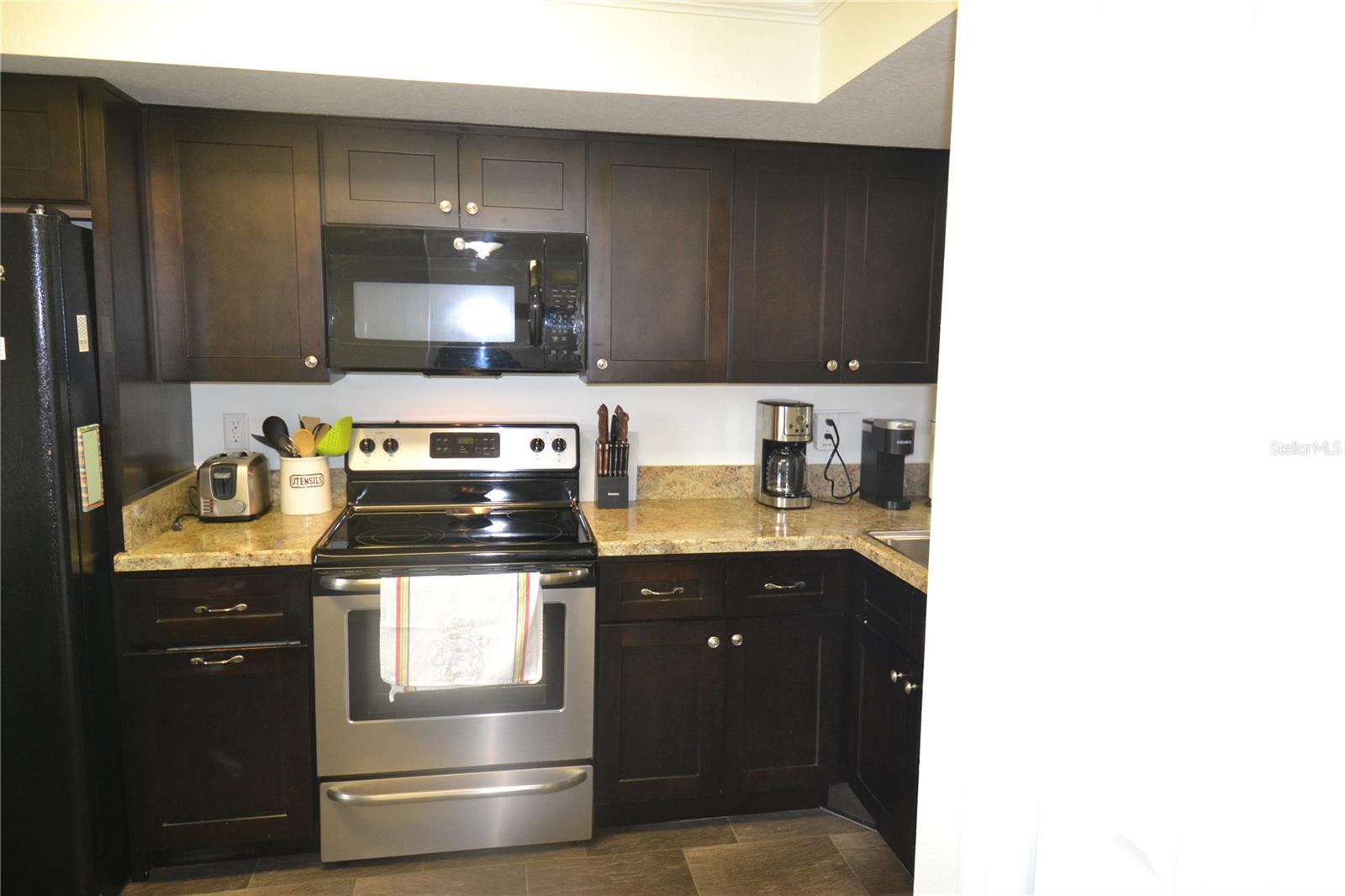 161 LAKESIDE DR, OLDSMAR, FL, 34677