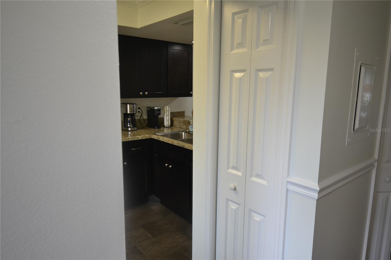 161 LAKESIDE DR, OLDSMAR, FL, 34677