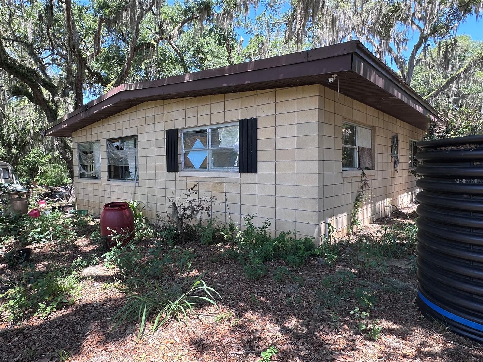 9315 E TREASURE ISLAND AVE, LEESBURG, FL, 34788