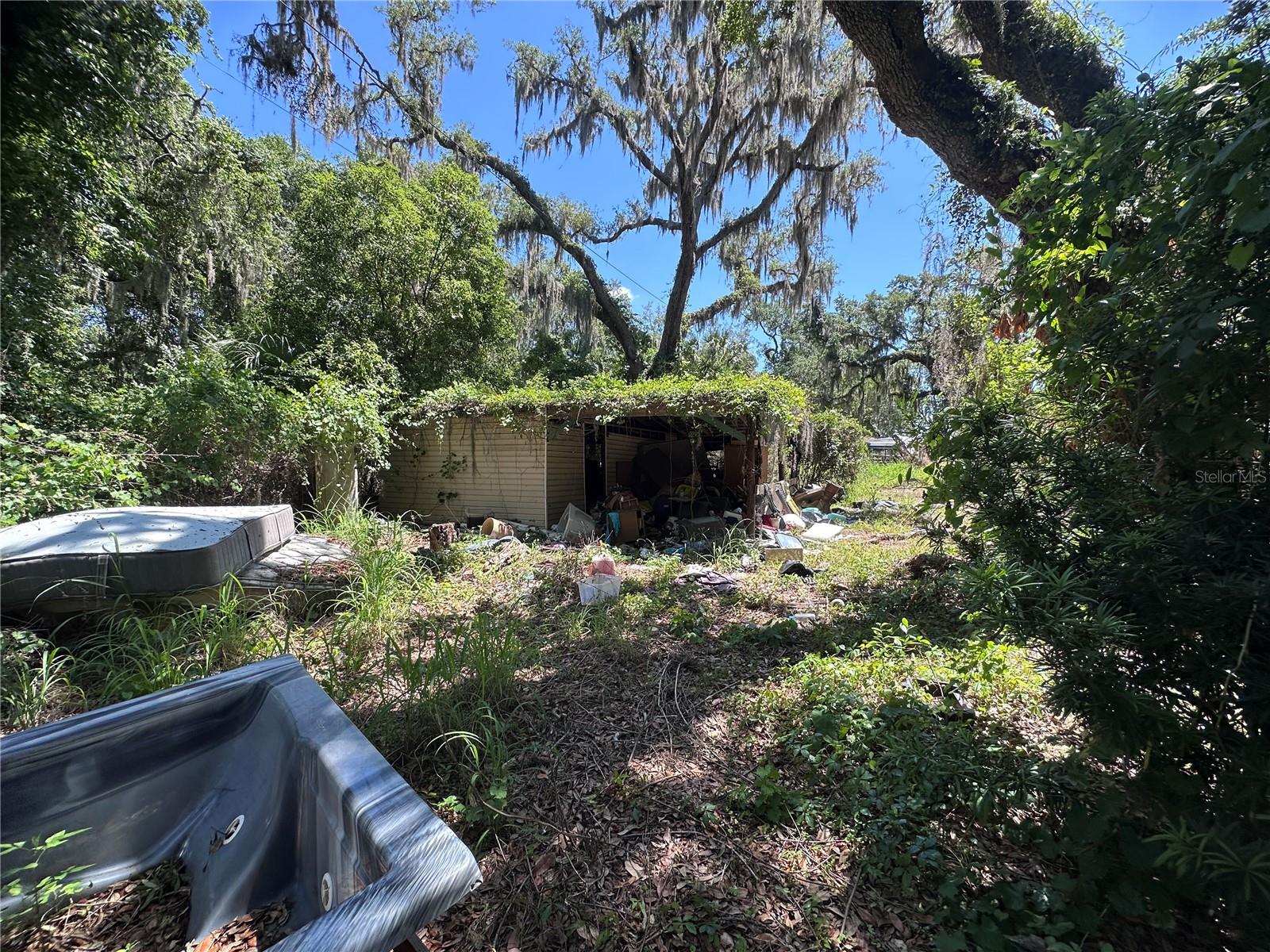9315 E TREASURE ISLAND AVE, LEESBURG, FL, 34788