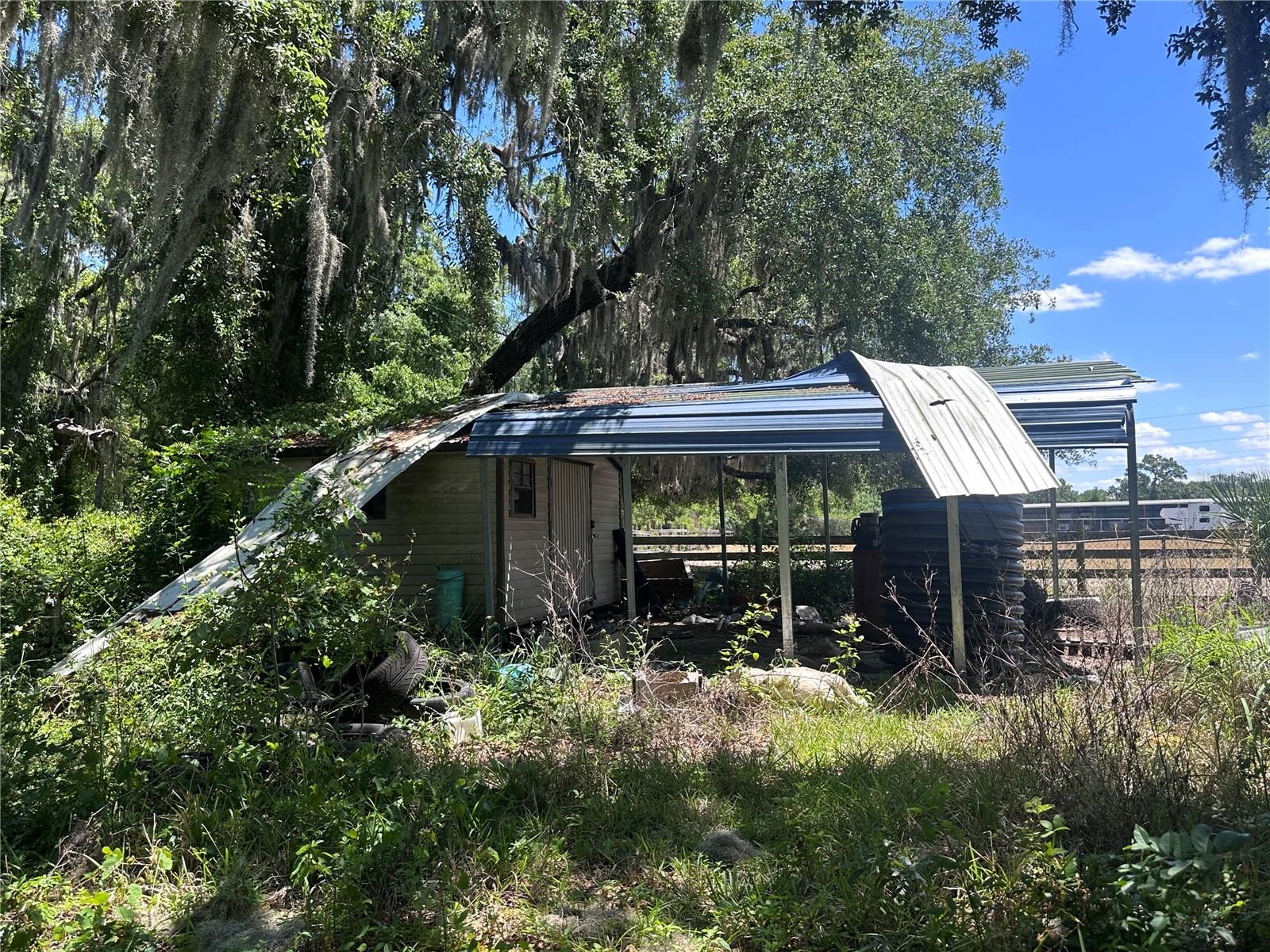 9315 E TREASURE ISLAND AVE, LEESBURG, FL, 34788