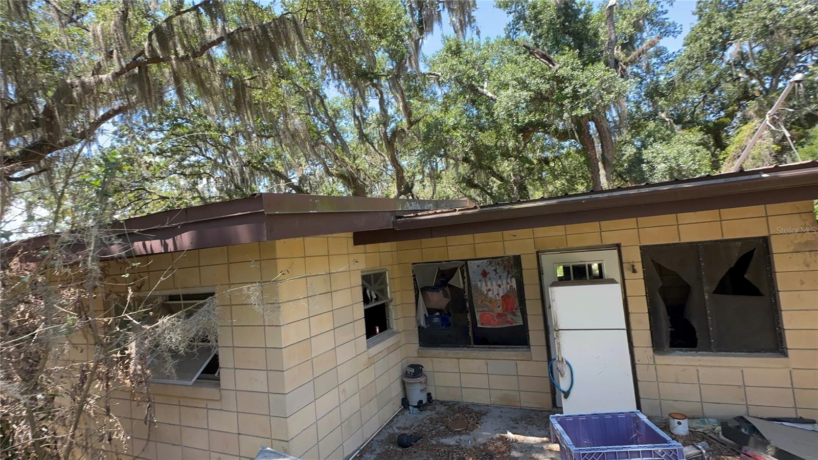 9315 E TREASURE ISLAND AVE, LEESBURG, FL, 34788