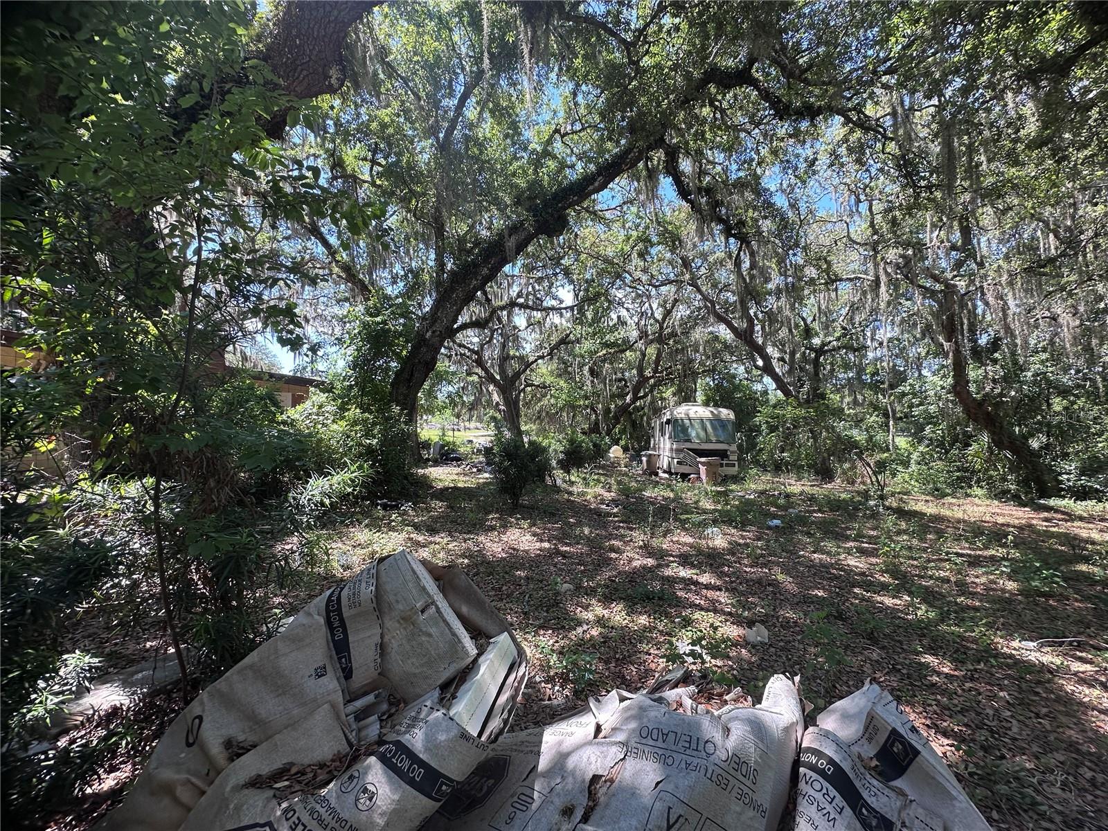 9315 E TREASURE ISLAND AVE, LEESBURG, FL, 34788