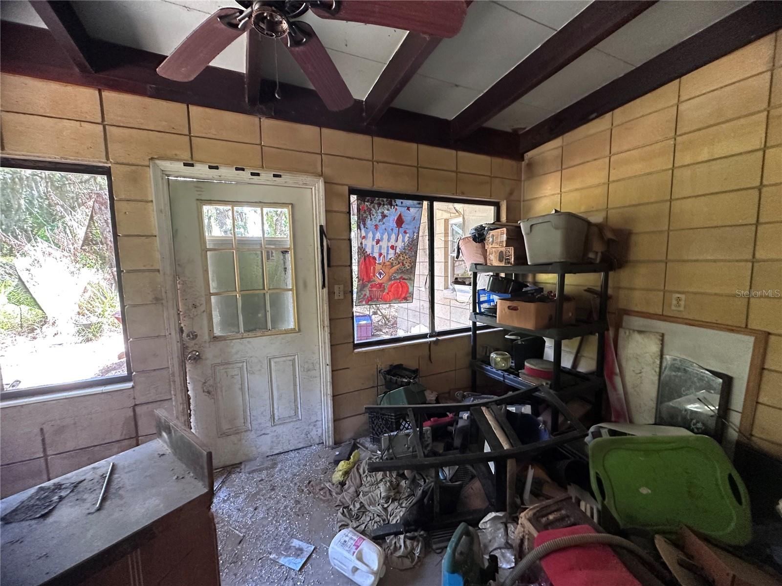 9315 E TREASURE ISLAND AVE, LEESBURG, FL, 34788